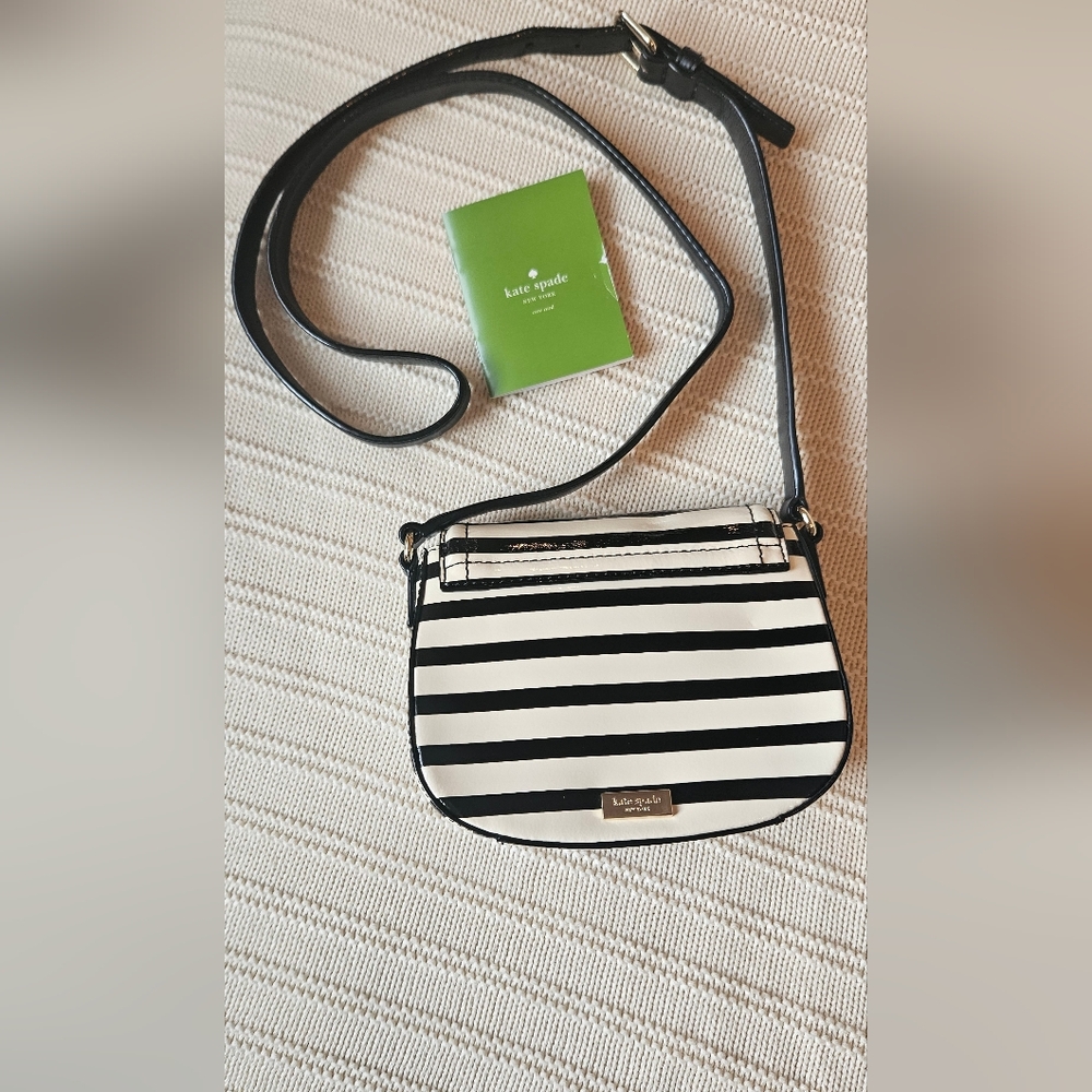 Kate Spade Chelsea Park Black and White Striped Crossbody Bag - Picture 3 of 12